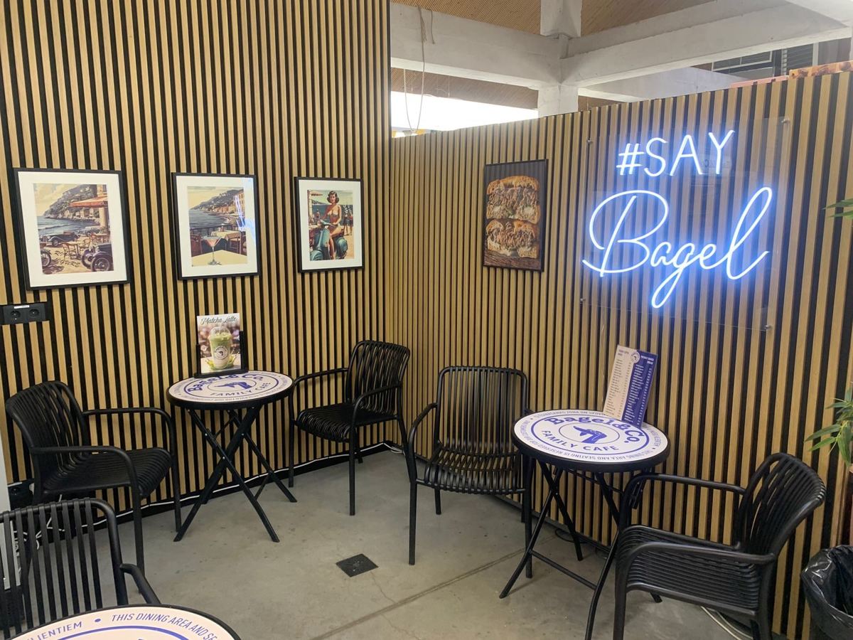 Bagel&Co Булдури — интерьер кафе